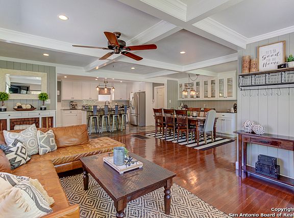 3rd image of 548 Laurel Ln