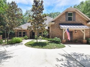 1 Greenbrier Ln, Fairhope, AL 36532