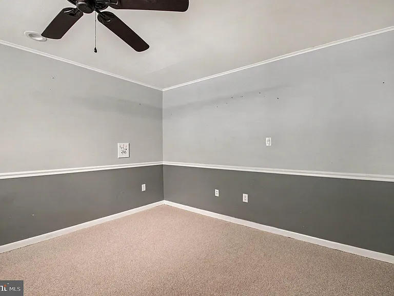 2029 Farragut Dr — Photo 8