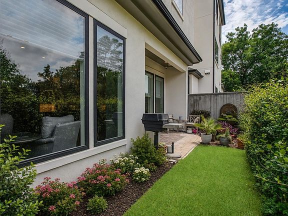 3rd image of 1513 Cunningham Parc Ln