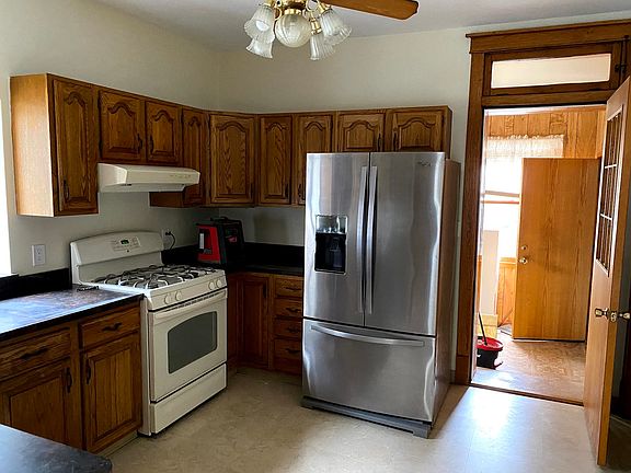 3rd image of 2952 N Fairfield Ave #2