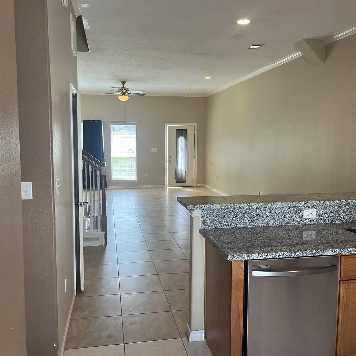2 bed, 2.5 bath, 1596 sqft, $1,595 — Photo 4