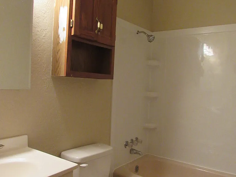 2405 NW 42nd St — Photo 17