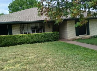 1512 Meadow Ln, Midlothian, TX 76065