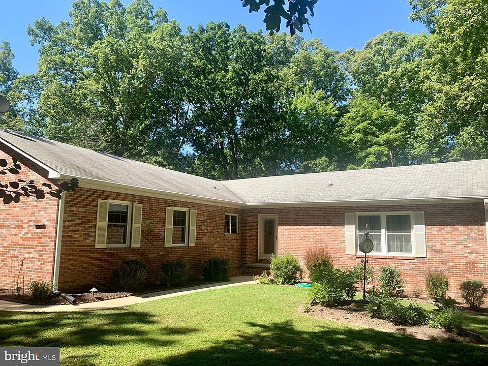 1st image of 22870 Piney Wood Cir