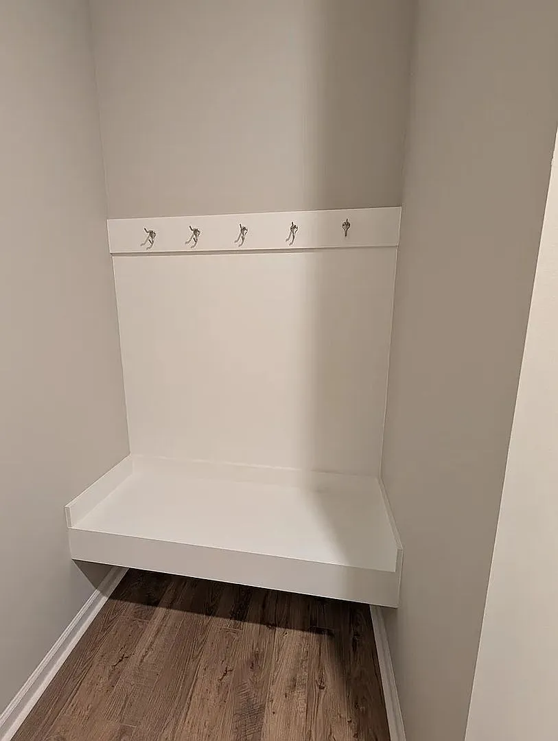 Room in 5 Bedroom Home at Reeves St — Photo 4