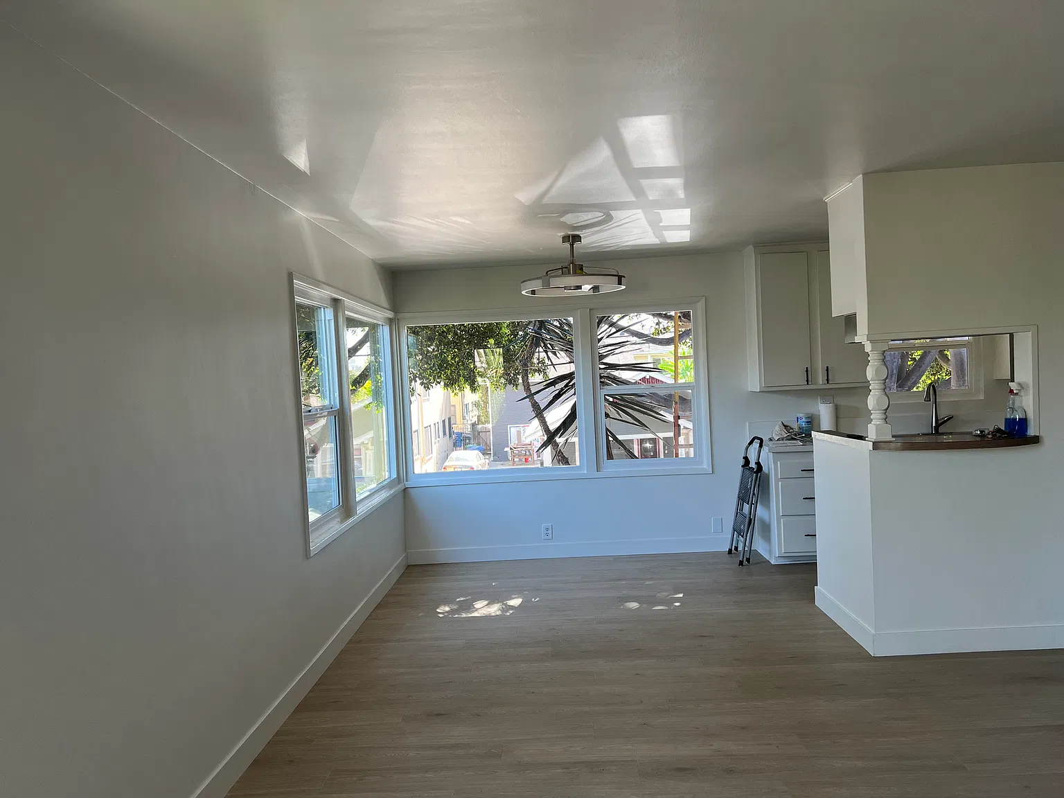 2 bed, 850 sqft, $2,200 — Photo 3