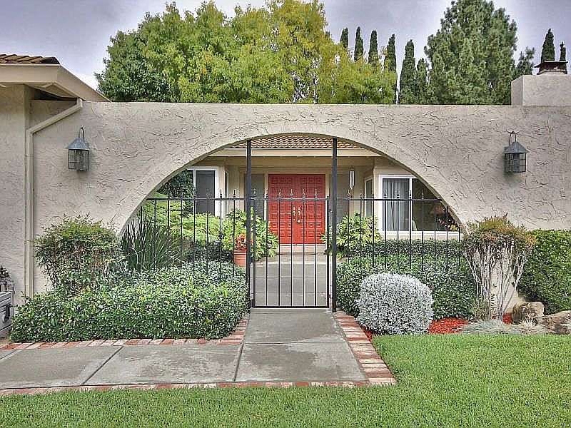 2nd image of 210 Almeria Ave