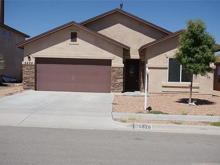 5828 Megan St — Photo 1