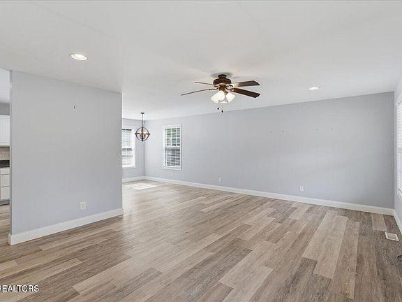 4th image of 4416 Ventura Dr