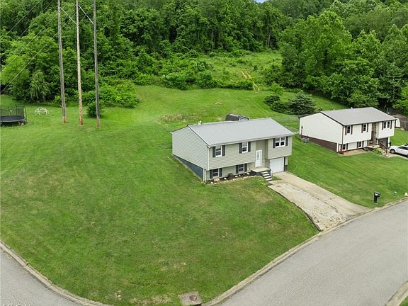 3rd image of 64802 Beth Dr