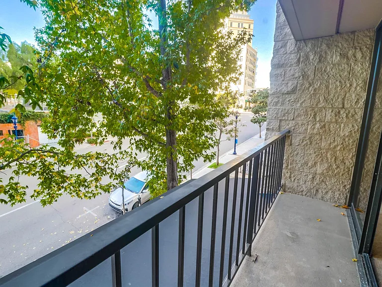 1333 8th Ave #206 — Photo 8