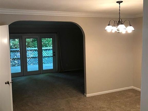 3rd image of 823 Vestavia Villa Ct