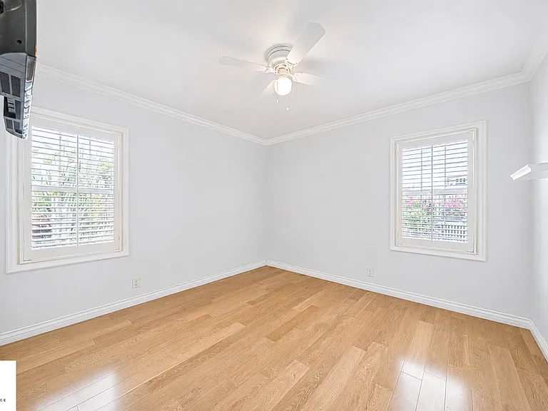 4854 Halkett Ave — Photo 10