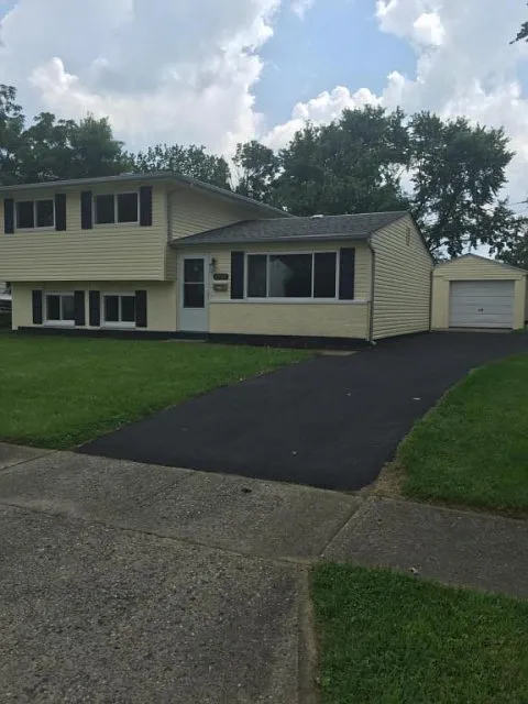 4943 Majestic Dr N photo 1