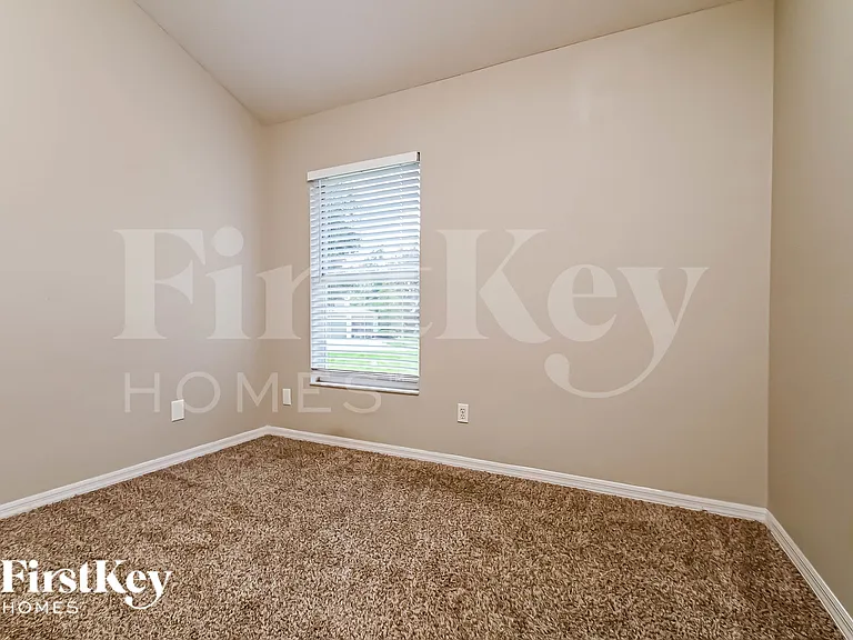4413 Winding River Dr — Photo 13