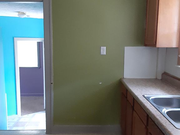 3rd image of 2131 N Dequincy St #2131