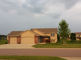500 Hanna Trl, Crooks, SD 57020