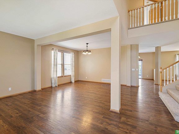 5th image of 2310 Sand Hills Dr