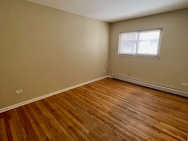 4801 N Ridgeway — Photo 5