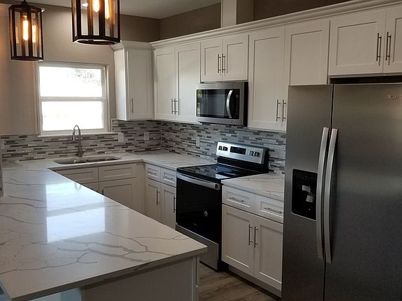 2nd image of 908 Port Neches Ave #C