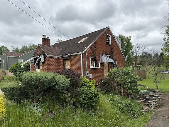 3rd image of 446 Thompsonville Rd