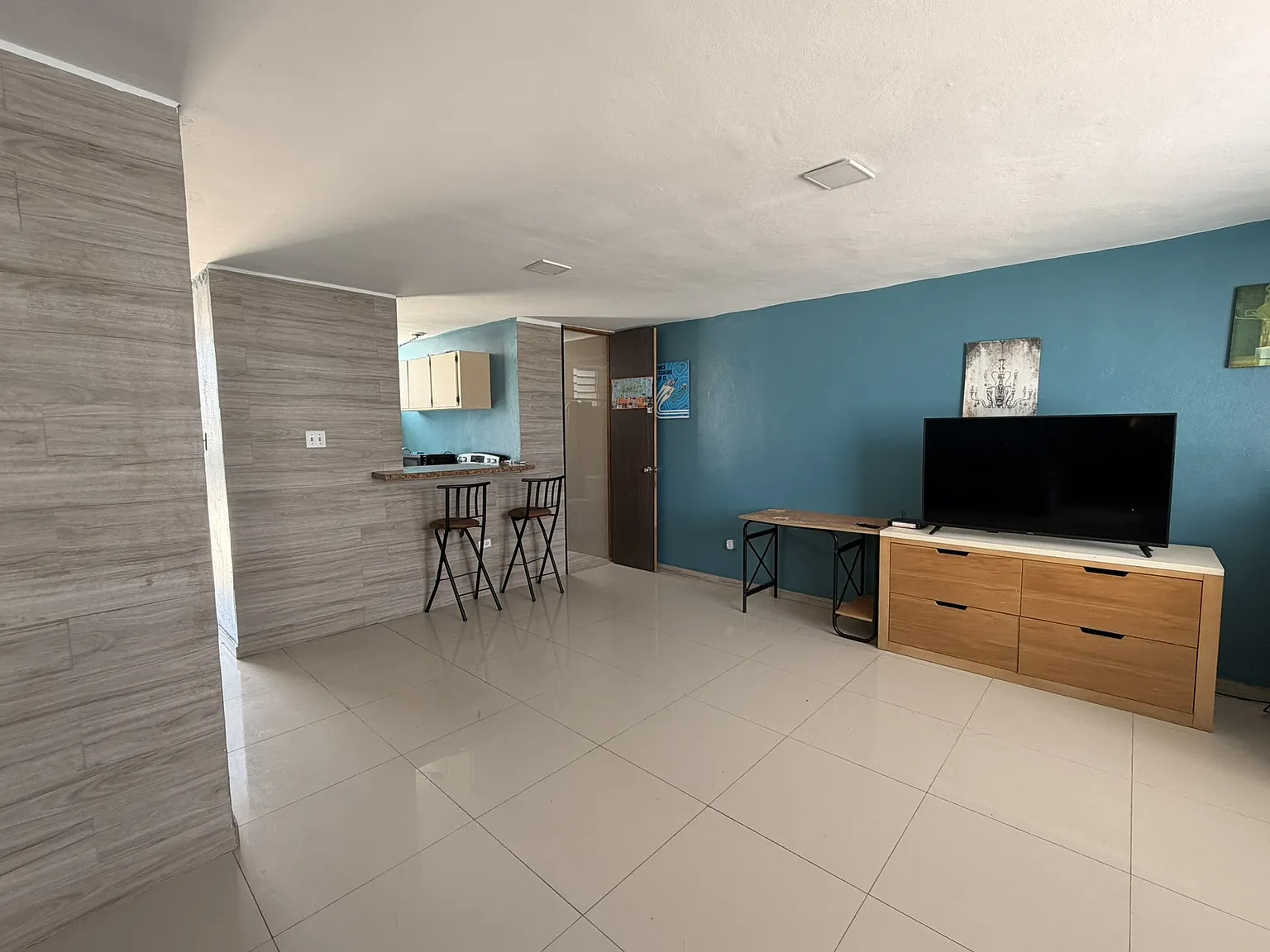 3 bed, 1020 sqft, $1,200 — Photo 3
