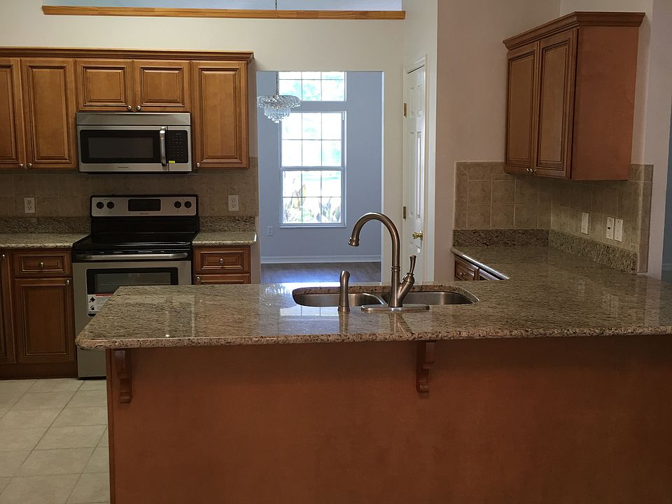 1st image of 678 NW Emerald Lakes Dr