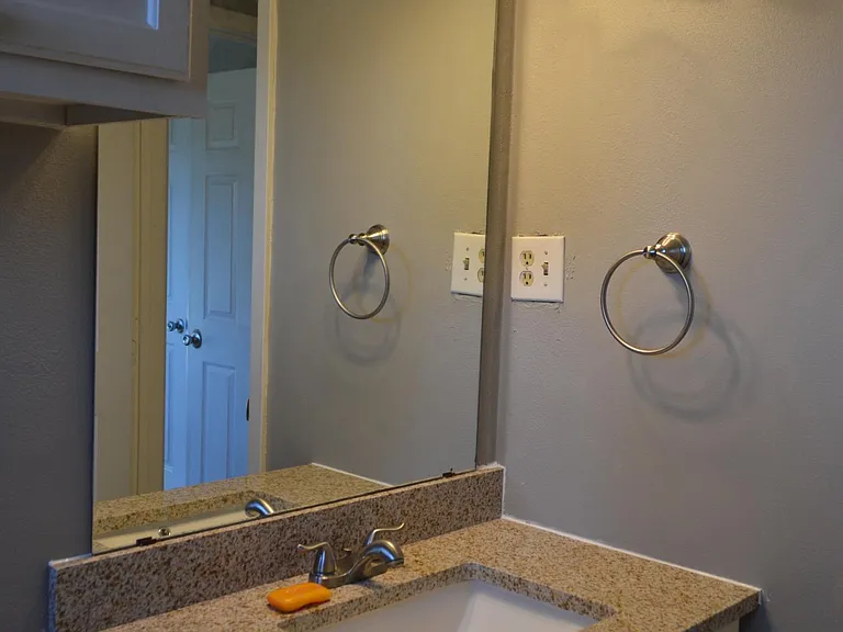 Sink/Marble Vanity in bathroom