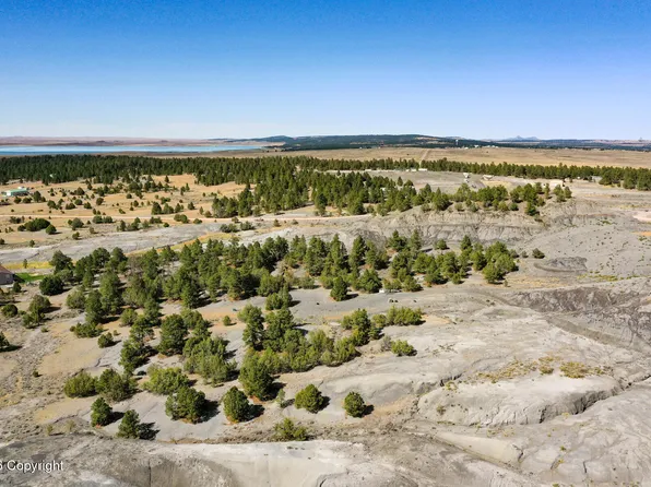 54 Juniper Hills Rd, Moorcroft, WY 82721