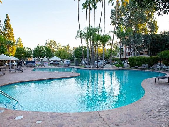 4th image of 21400 Burbank Blvd APT 207