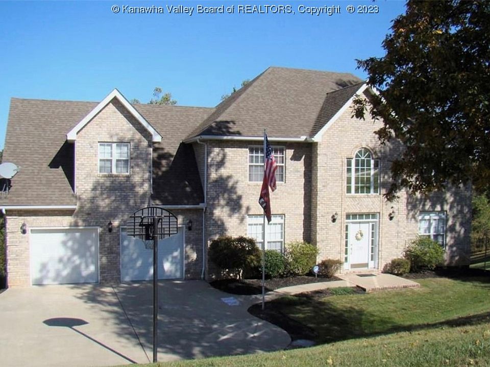 1st image of 220 Northwoods Dr