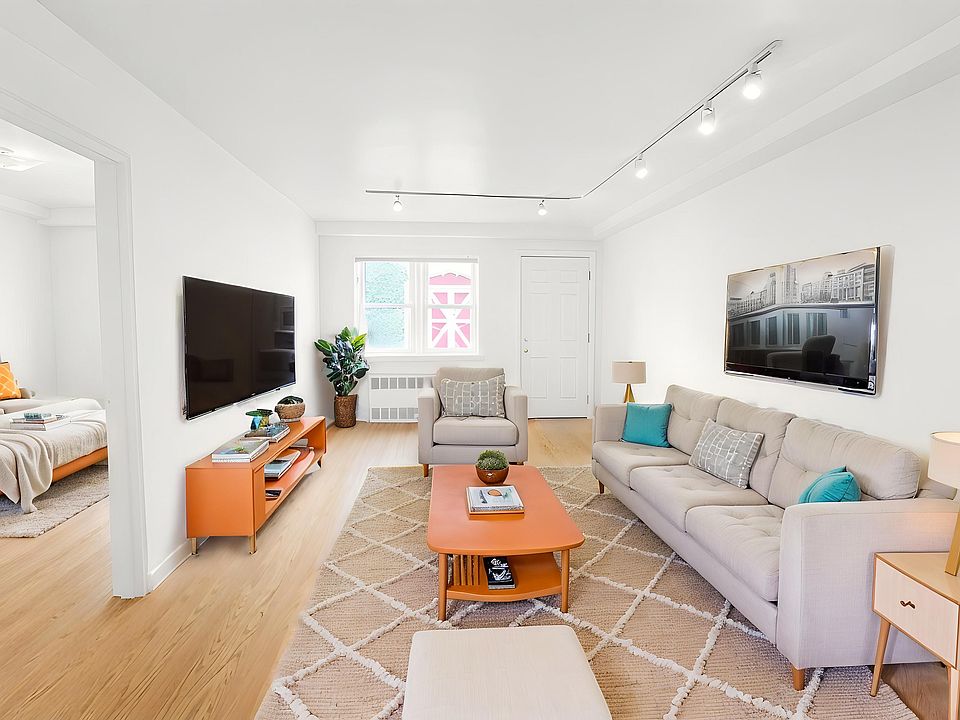 1st image of 2009 74th St #1