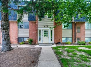216 Moore Rd APT 4M, Avon Lake, OH 44012