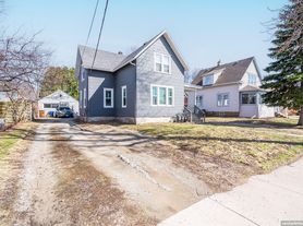608 Broad Street, B