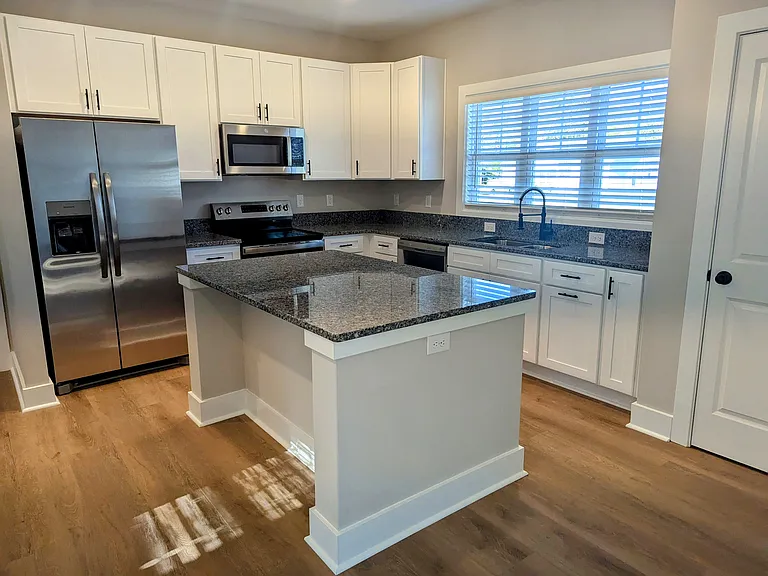 205 White Ave — Photo 5