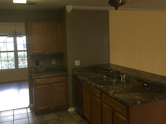 4th image of 1911 Vale Dr
