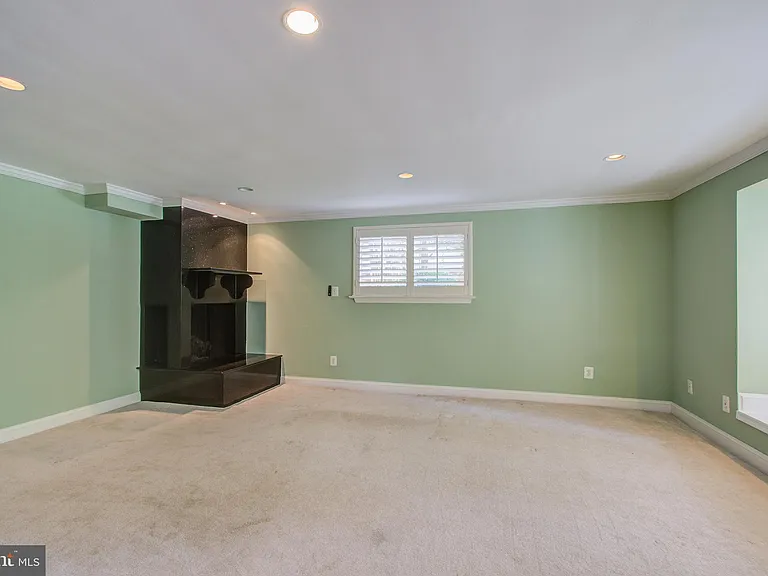 9203 Cedarcrest Dr — Photo 33