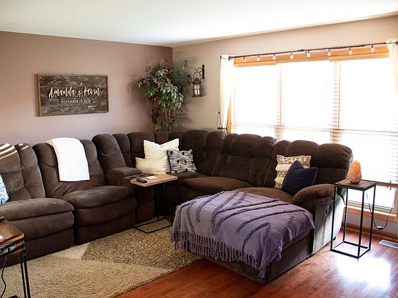 3rd image of 50 Corinth Dr