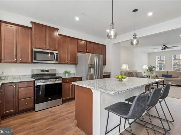 1813 Iris Ln, Hanover, MD 21076