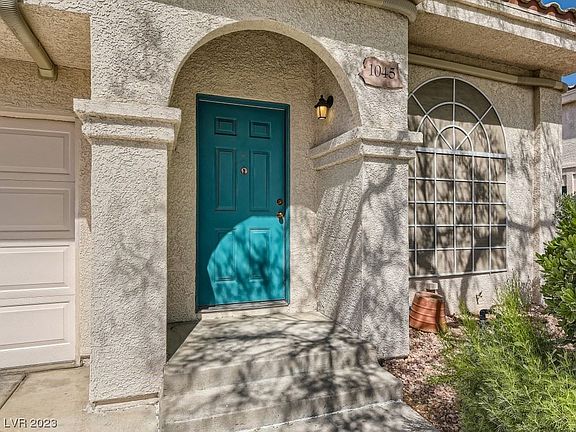 2nd image of 1045 Grammy Dr