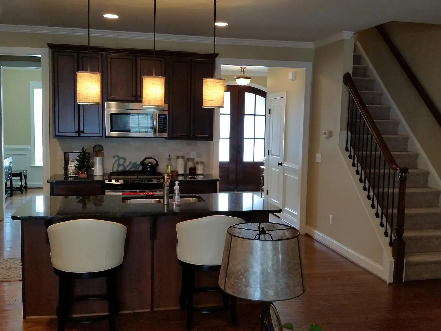 3 bed, 2.5 bath, 1800 sqft, $1,350 — Photo 4