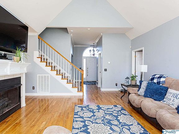 5th image of 205 Misty Cove Ct