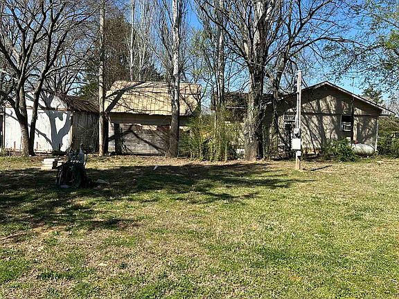 5th image of 1008 Oak St