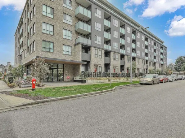 15738 85th Ave #427, Surrey, BC V4N 3G8