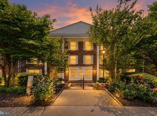 7621 Provincial Dr APT 312, Mc Lean, VA 22102