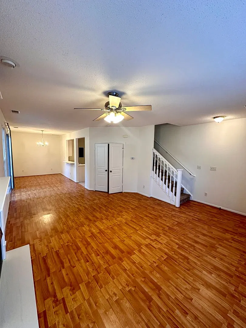 Two story all brick quad style townhouse within a great community! — Photo 3