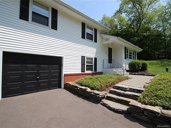 4th image of 22 Russell Dr