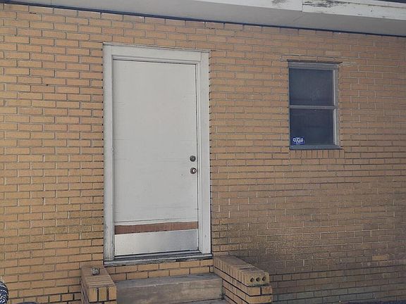 3rd image of 2579 HERSCHEL Street