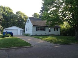 316 4th St SE, Braham, MN 55006